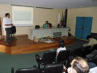 Unificados e Atesq expõem crime Shell/Basf na Universidade Federal do R. G. do Sul