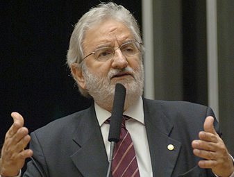 Deputado Ivan Valente (Psol/SP) discursa sobre Shell/Basf na Câmara Federal