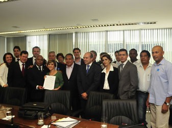 Nota sobre a matéria:  Troca de plano de saúde por R$ 1 mi ameaça maior acordo trabalhista